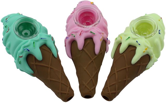 4.5" Silicone Ice Cream Cone Pipe (1pc)